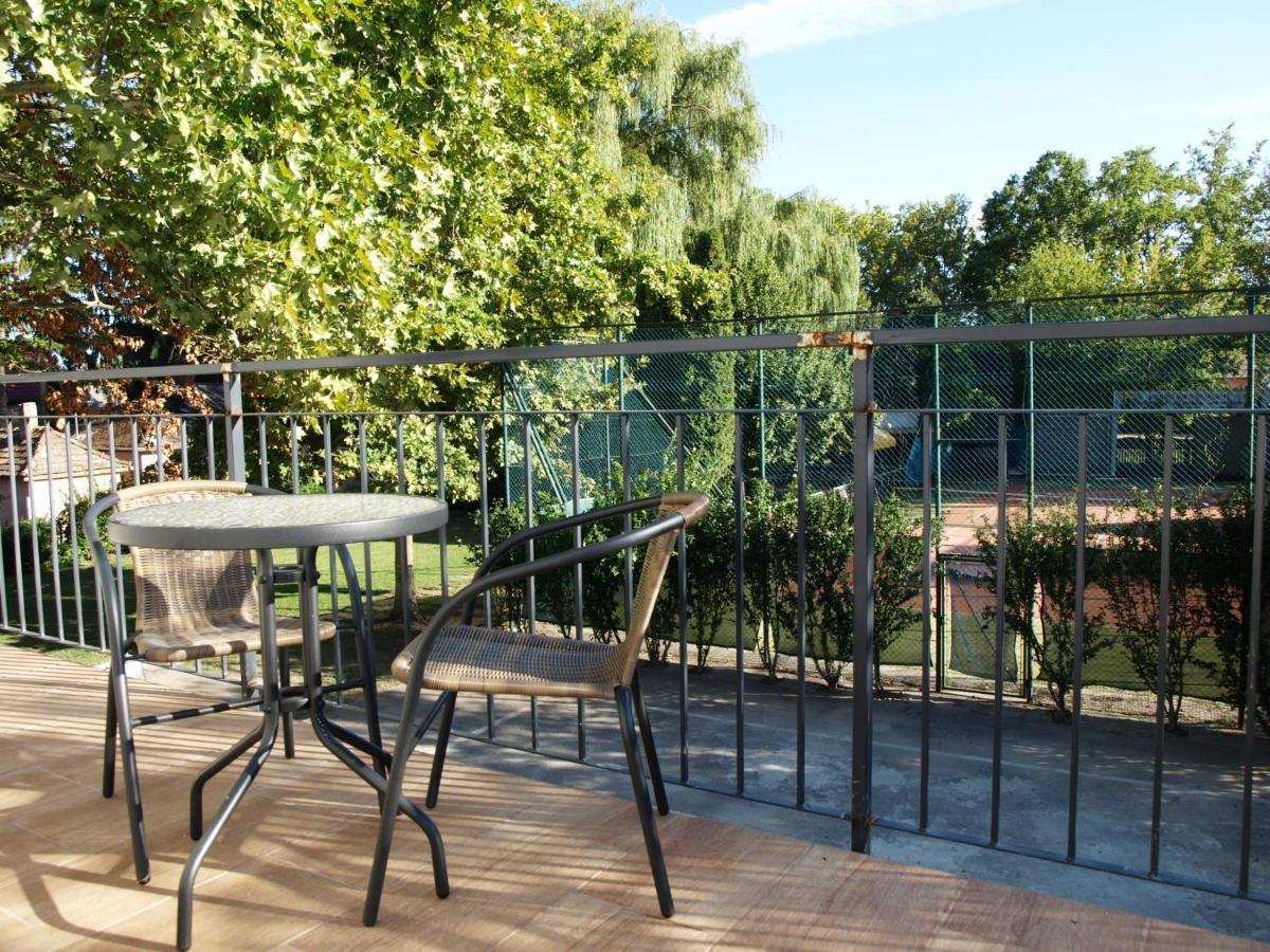 Garden Club Panzio Bed & Breakfast Balatonmariafurdo Luaran gambar