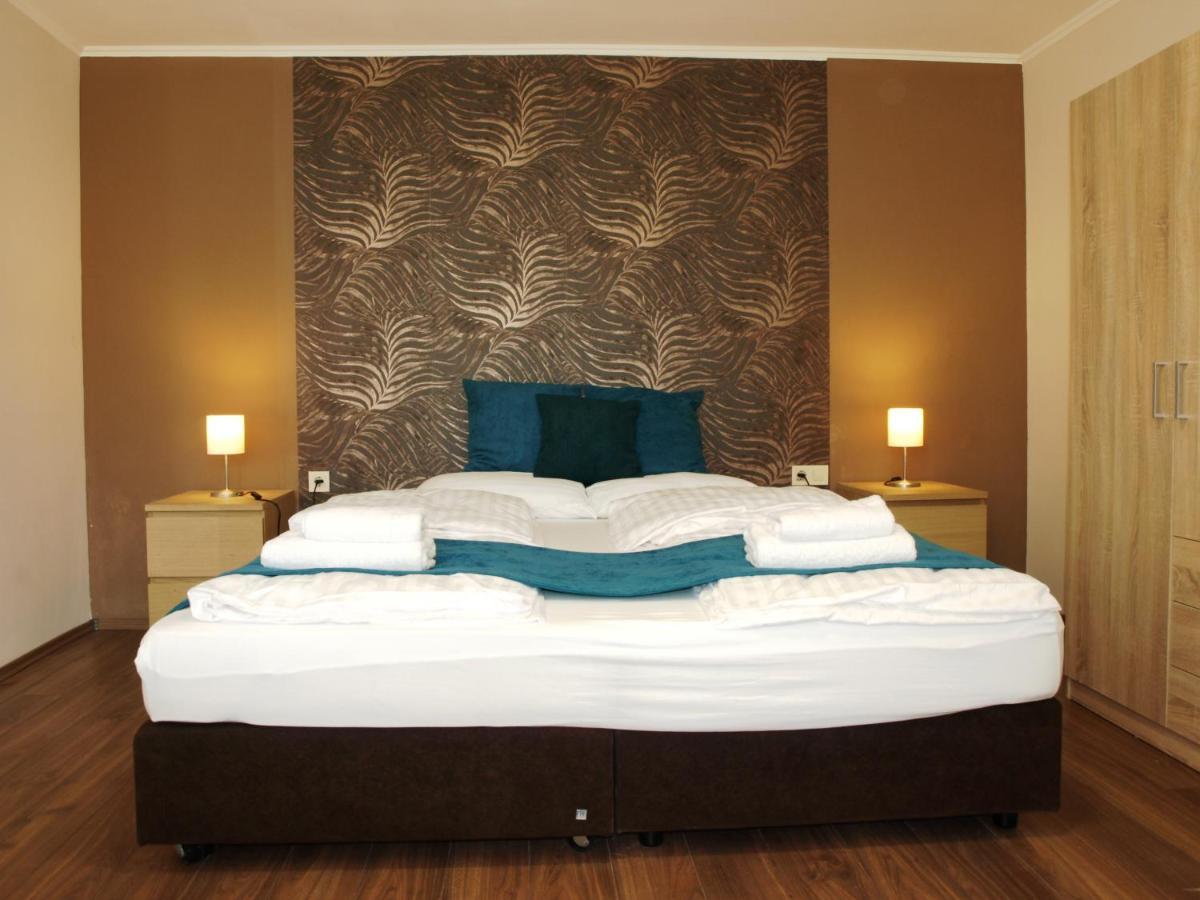 Garden Club Panzio Bed & Breakfast Balatonmariafurdo Luaran gambar