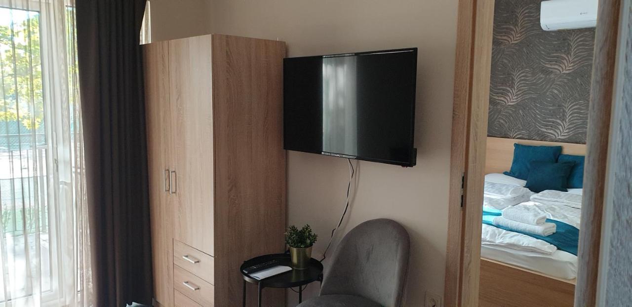 Garden Club Panzio Bed & Breakfast Balatonmariafurdo Luaran gambar
