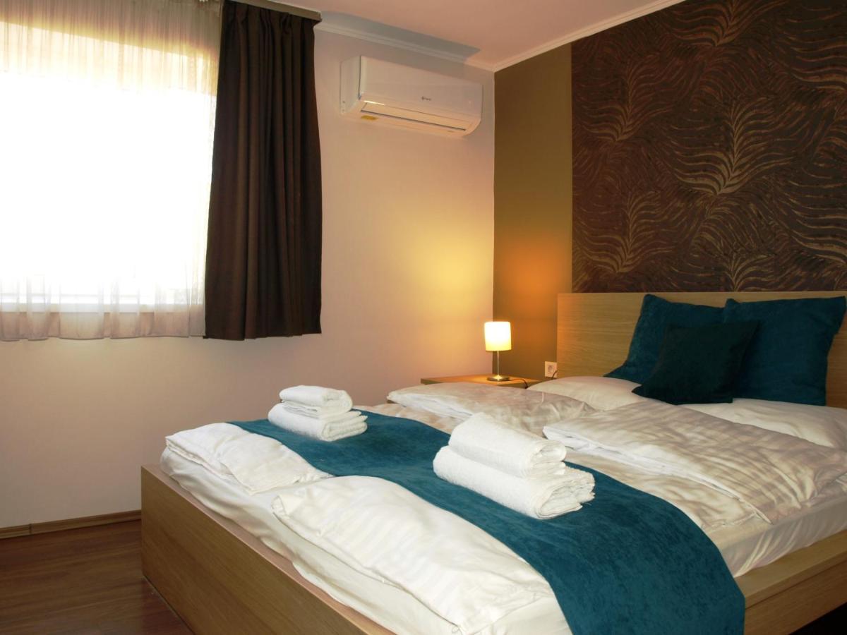 Garden Club Panzio Bed & Breakfast Balatonmariafurdo Luaran gambar