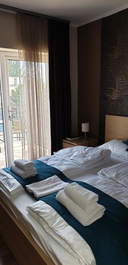 Garden Club Panzio Bed & Breakfast Balatonmariafurdo Luaran gambar
