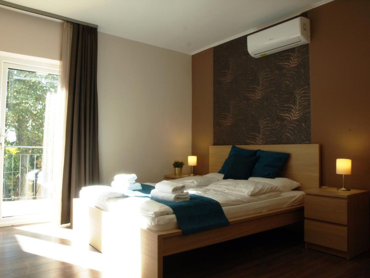 Garden Club Panzio Bed & Breakfast Balatonmariafurdo Luaran gambar