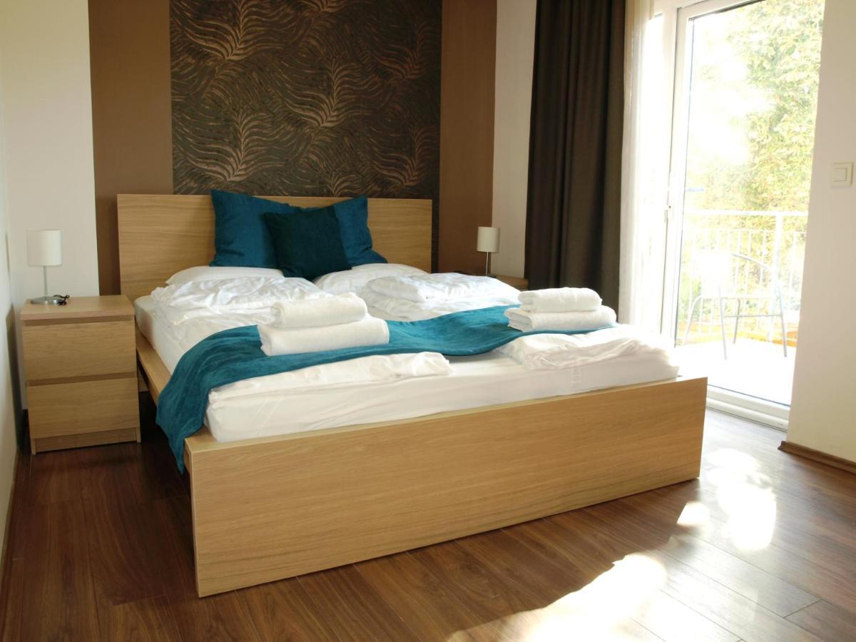 Garden Club Panzio Bed & Breakfast Balatonmariafurdo Luaran gambar