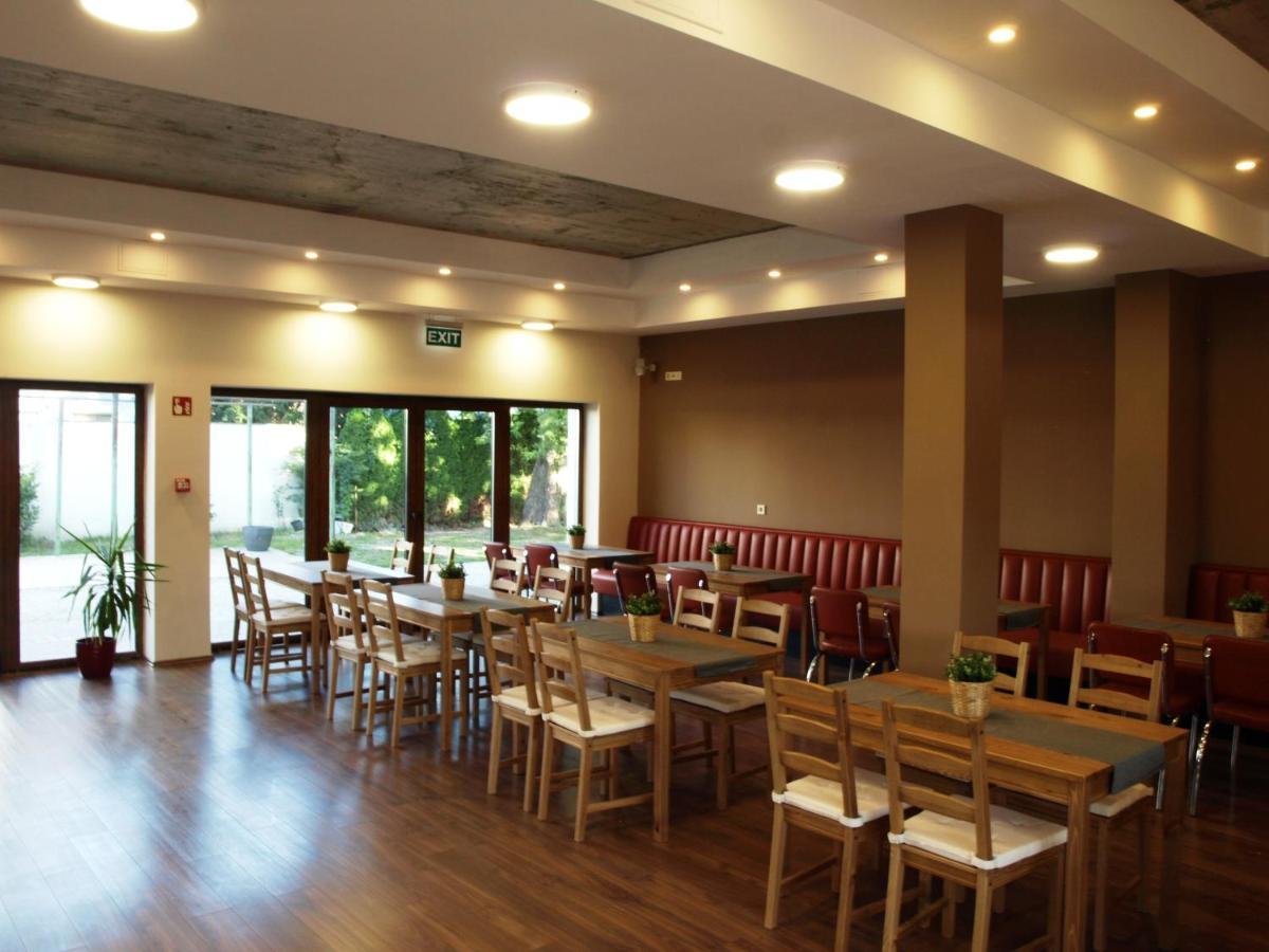 Garden Club Panzio Bed & Breakfast Balatonmariafurdo Luaran gambar