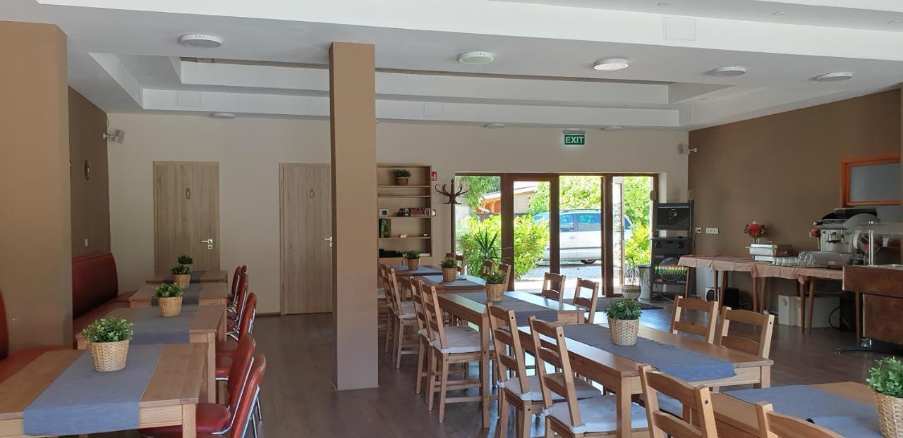 Garden Club Panzio Bed & Breakfast Balatonmariafurdo Luaran gambar