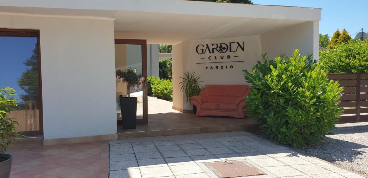 Garden Club Panzio Bed & Breakfast Balatonmariafurdo Luaran gambar
