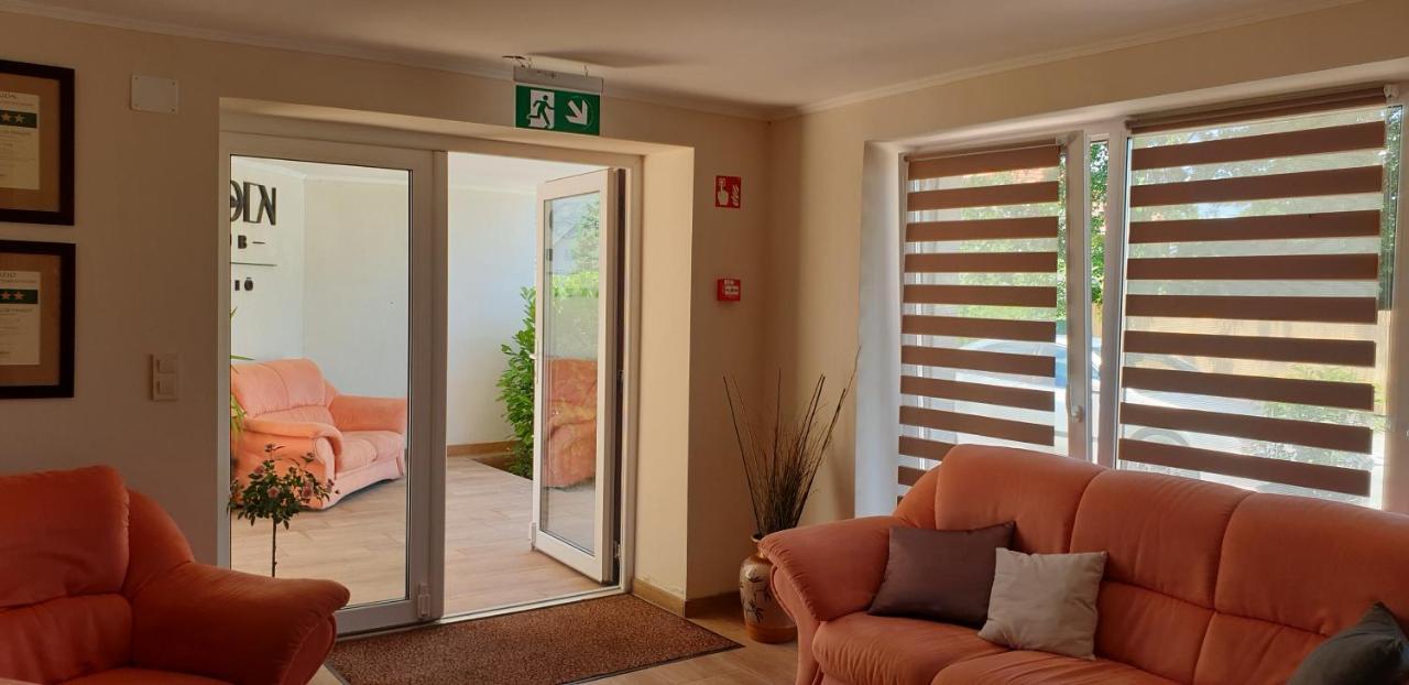 Garden Club Panzio Bed & Breakfast Balatonmariafurdo Luaran gambar